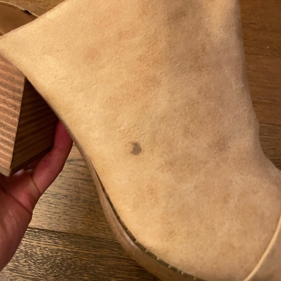 Mules - Picture 9 of 12